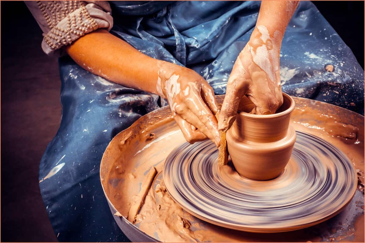 piture of potter on wheel