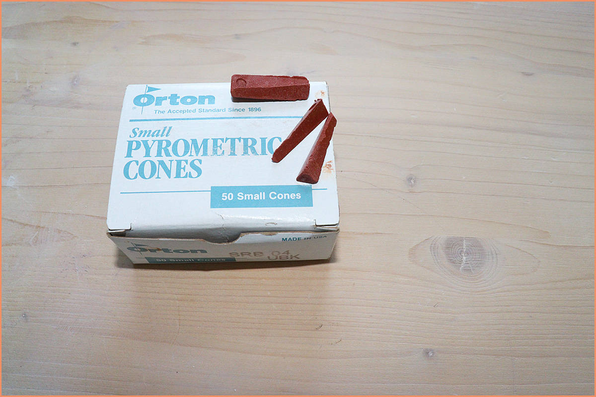 a picture of small Pyrometric cones