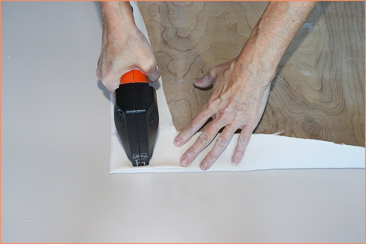 image of a potter Making canvas board