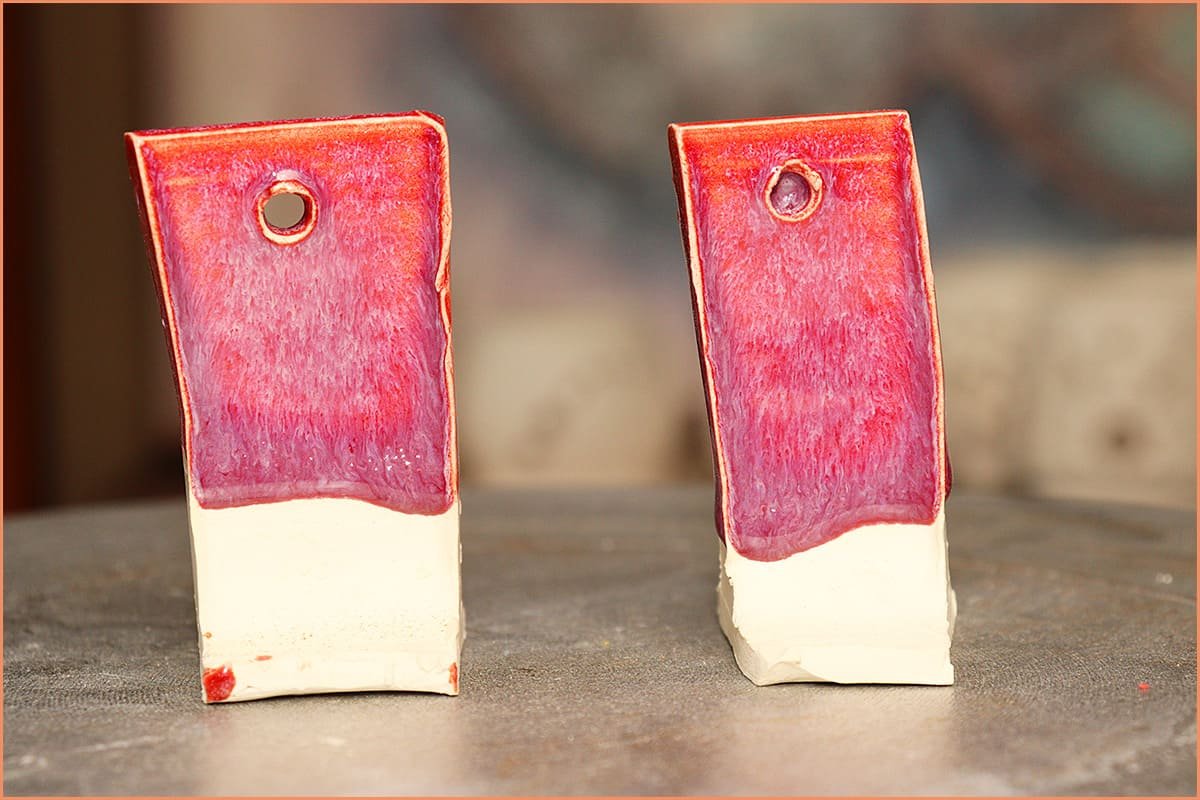 an image of spectrum sangria glaze test tile frozen on the left and not frozen on the right