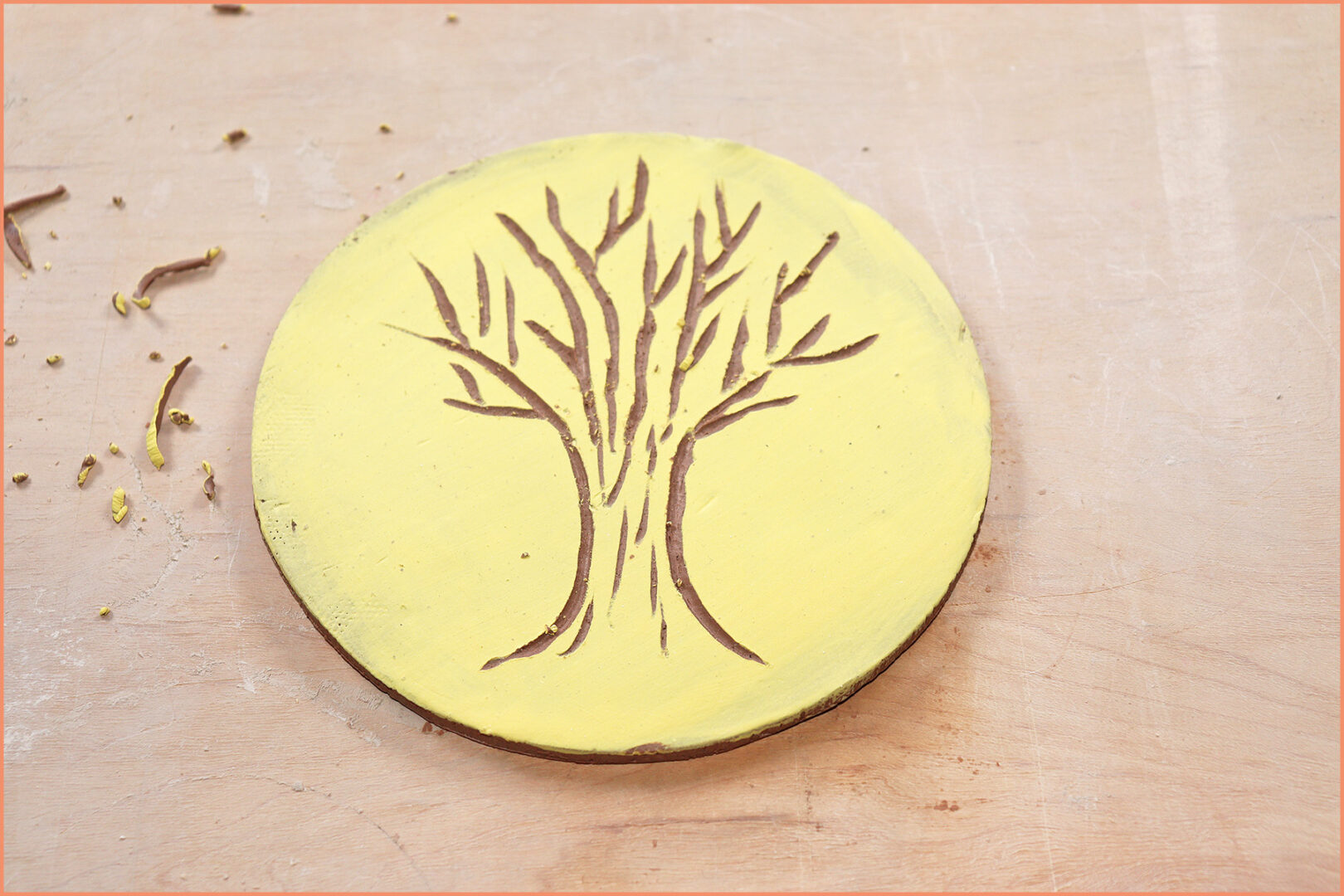 an image of a tree with the sgraffito method 